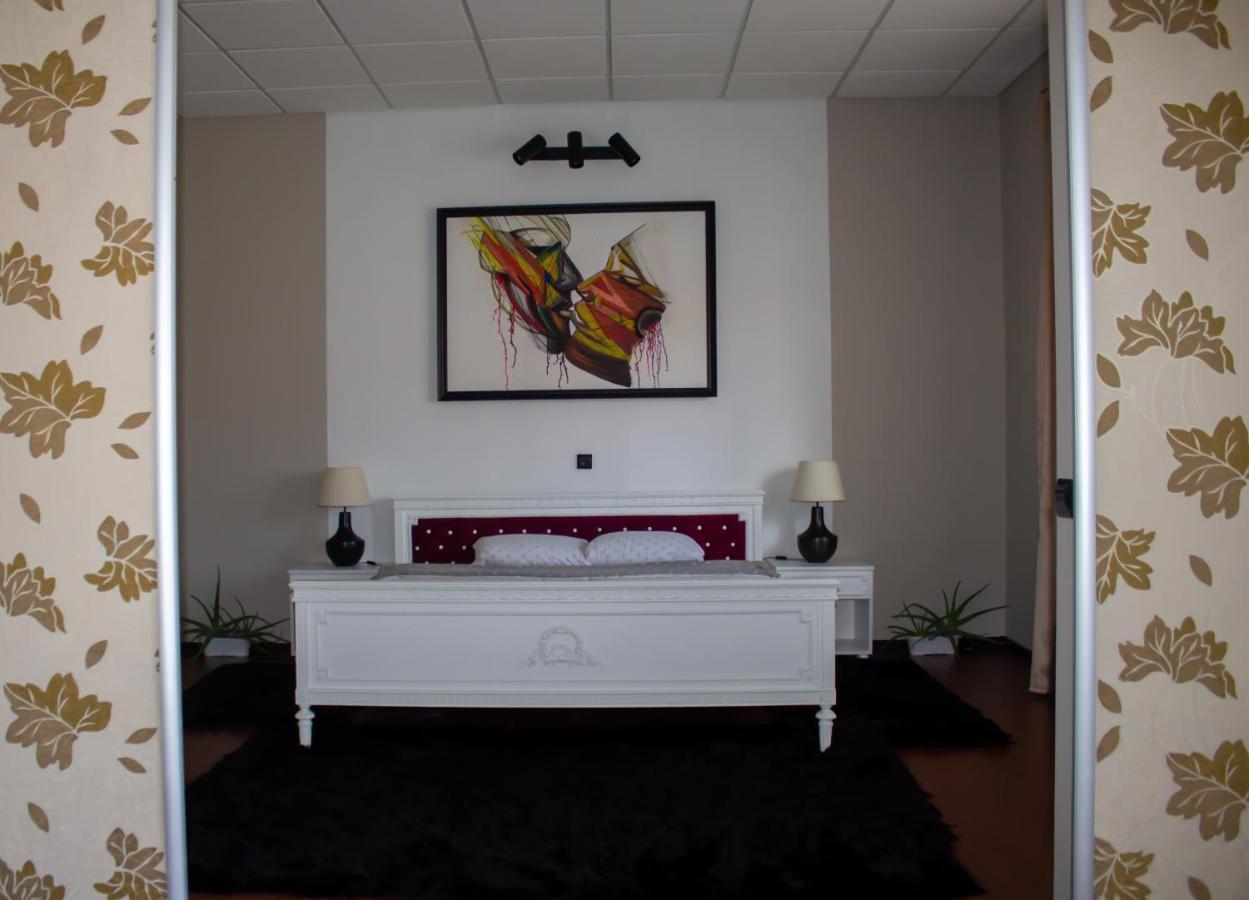 YOX apartment 1 Oradea Extérieur photo