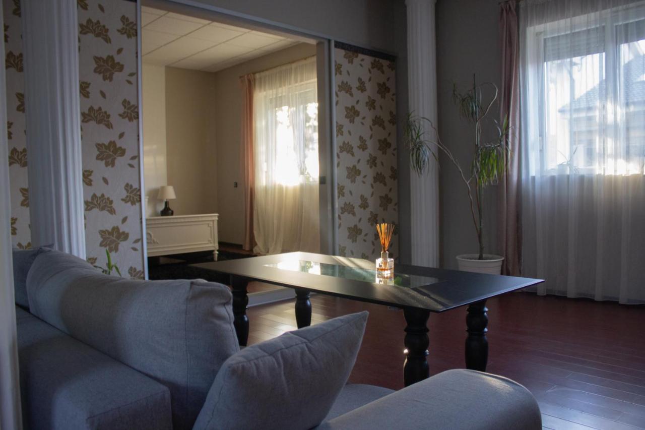 YOX apartment 1 Oradea Extérieur photo