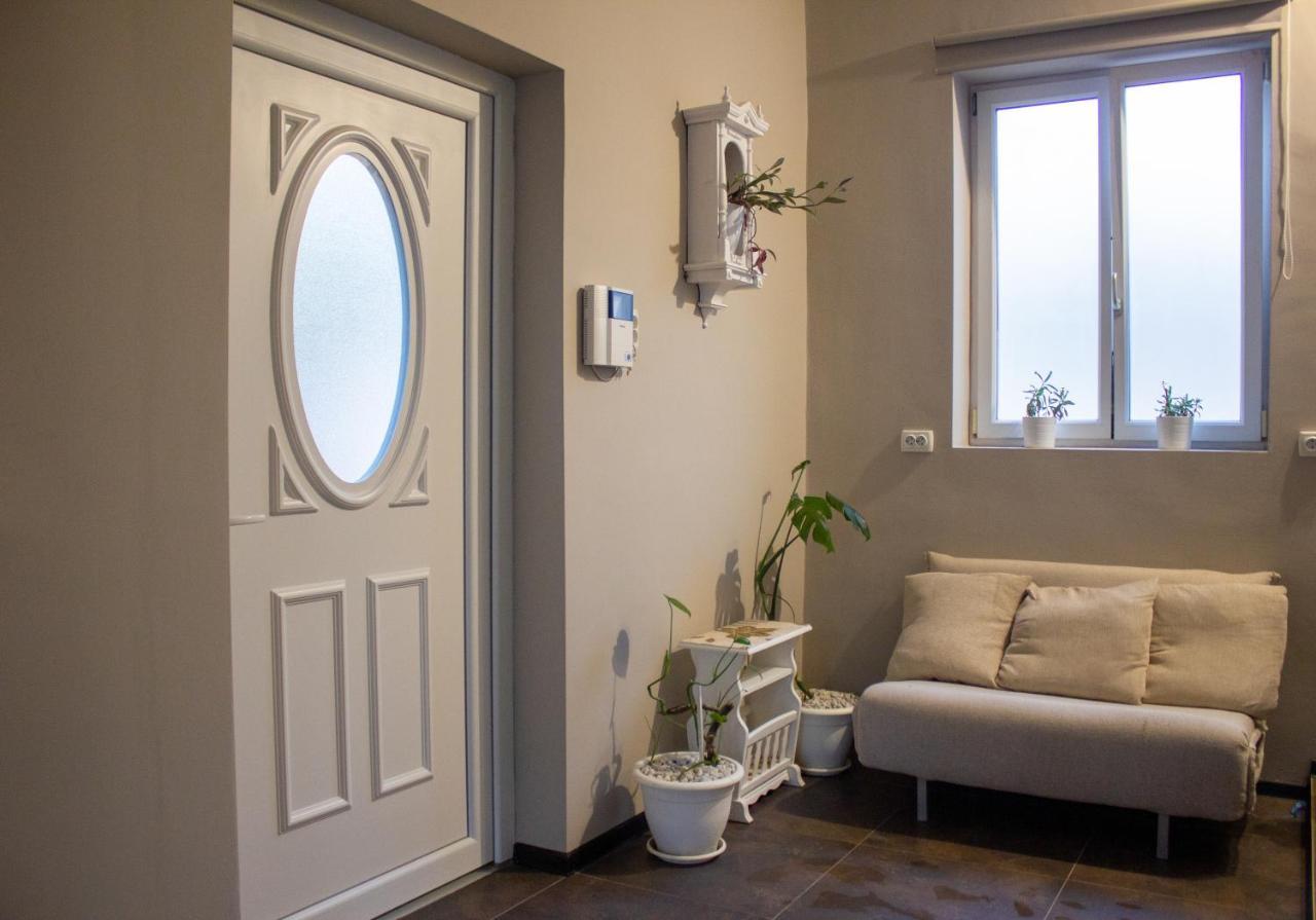 YOX apartment 1 Oradea Extérieur photo