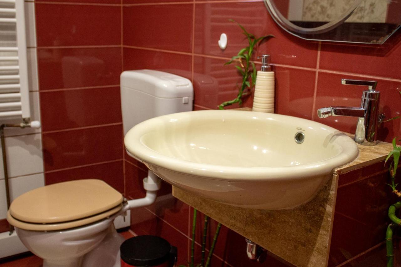 YOX apartment 1 Oradea Extérieur photo