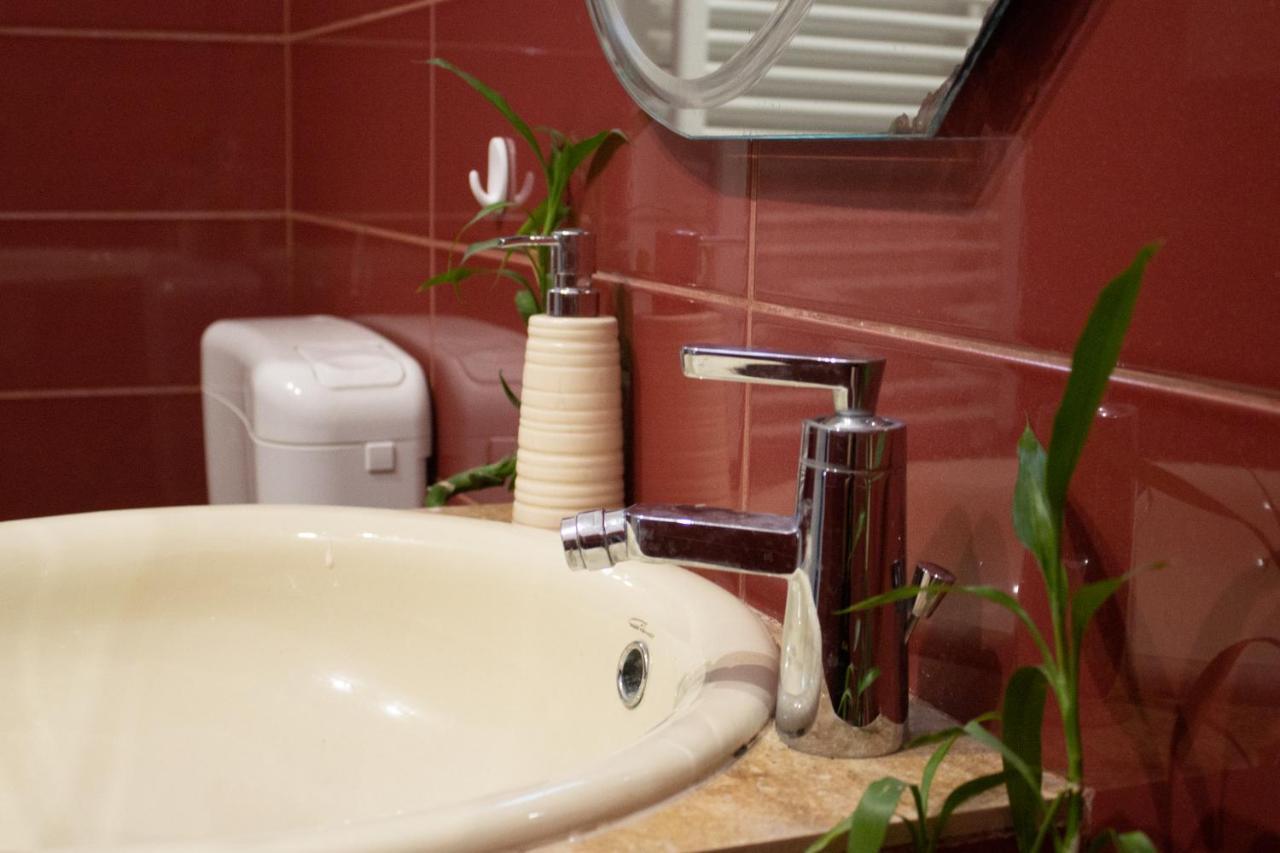 YOX apartment 1 Oradea Extérieur photo